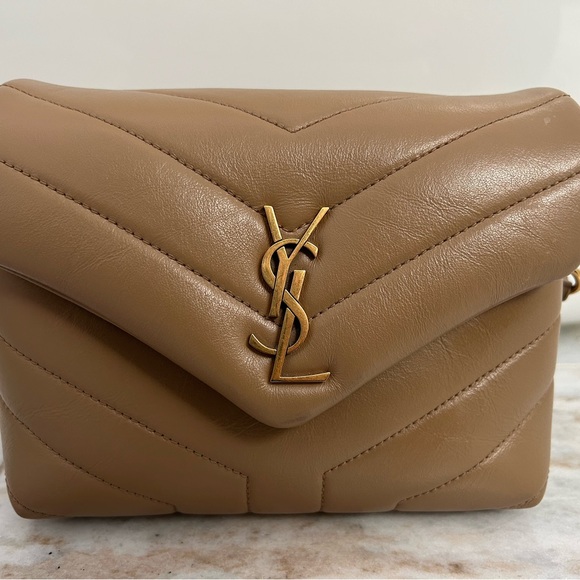 **SOLD** Saint Laurent (YSL) Toy Loulou bag - Picture 2 of 10